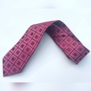 A Sharp Looking Reddish Pink Square Grid Patterned Tie Size (OS)